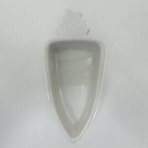 Chantal White Baking Dish Carrot Shape 1 Cup